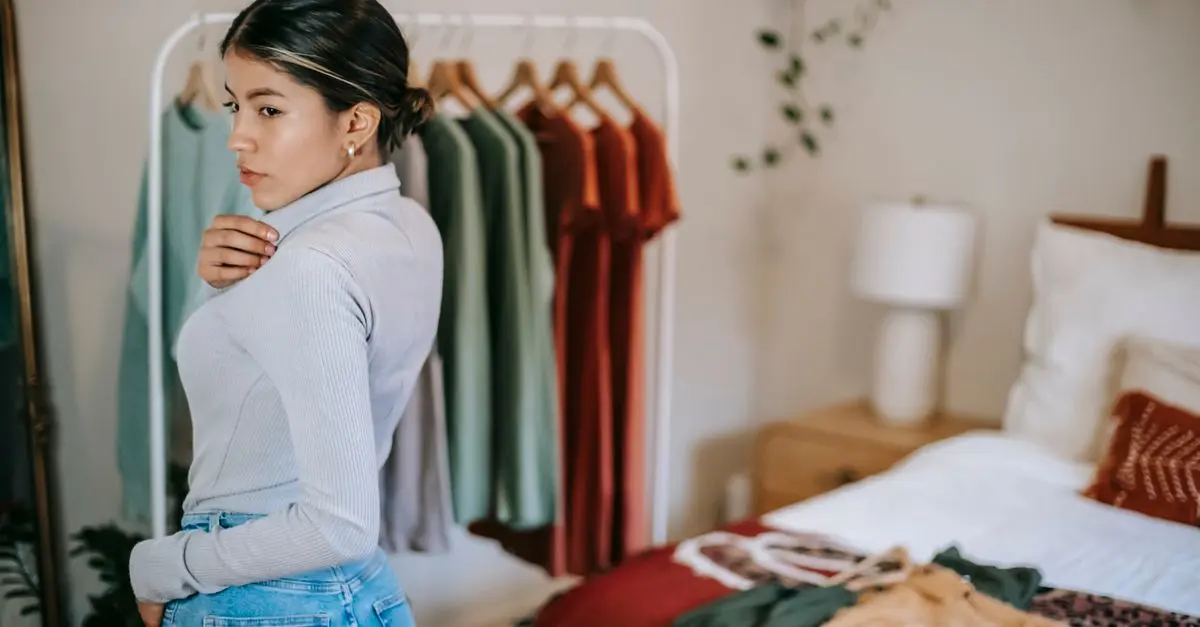 Comment assortir vos vêtements pour un look harmonieux