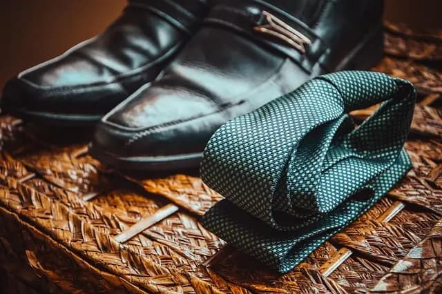 Les 10 pièces incontournables pour une garde-robe moderne