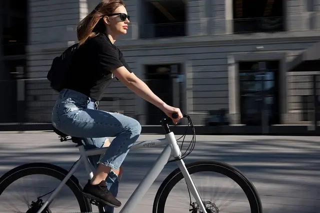 Comment choisir des vêtements écoresponsables avec style