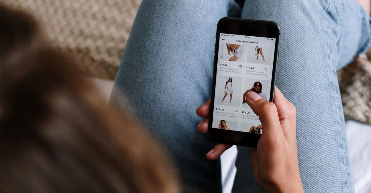 Les meilleures astuces pour choisir vos vêtements en ligne