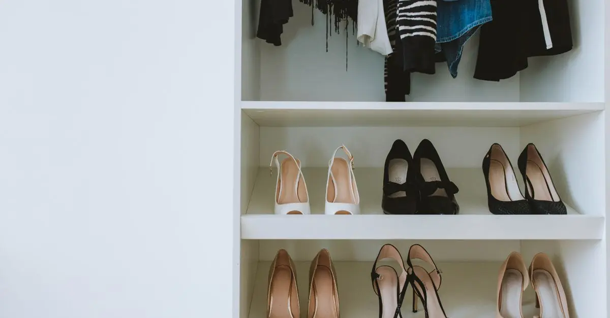 Les Essentiels pour Créer une Garde-Robe Écoresponsable