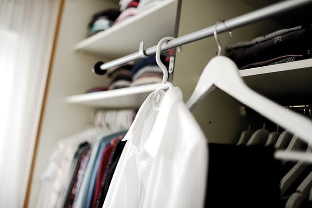 Comment bien choisir des vêtements en fonction de votre garde-robe
